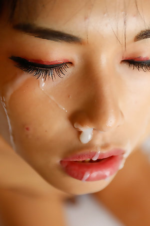 19yo inviting Thai ladyboy takes a white bushwa