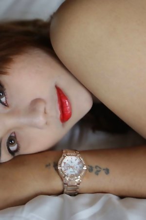 22 domain aged Thai ladyboy gets made up for her date together with a facial from her migrant join up